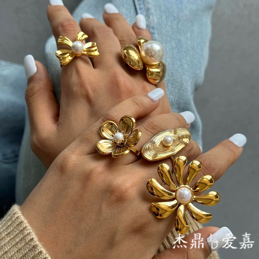 The Fleur Pearl Ring Set