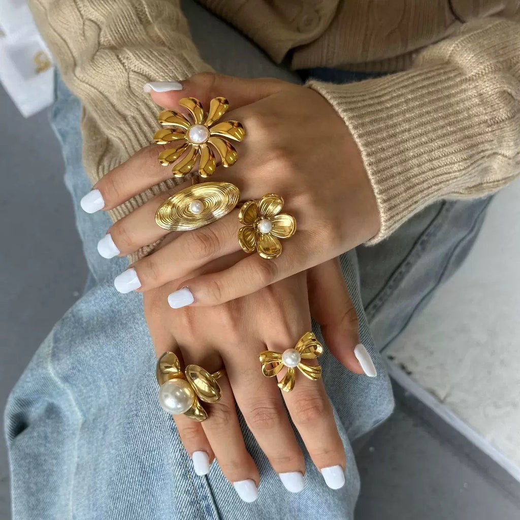 The Fleur Pearl Ring Set